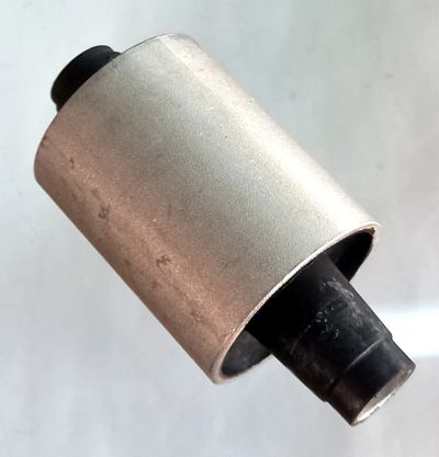 Лот: 25083338. Фото: 1. Подушка струбцины нижняя YAMAHA... Запчасти для лодок, катеров, лодочных моторов
