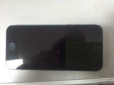 Лот: 4830188. Фото: 1. iPhone 5 black. Смартфоны