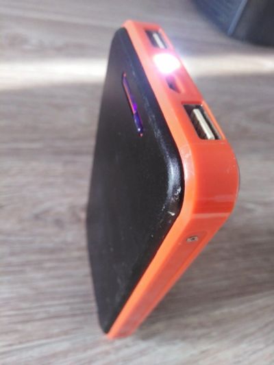 Лот: 17268142. Фото: 1. Power bank портативное зарядное... Зарядные устройства, блоки питания, адаптеры сетевые для смартфонов
