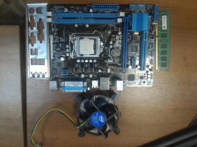 Лот: 8480867. Фото: 1. Материнская плата ASUS H61M-C... Материнские платы