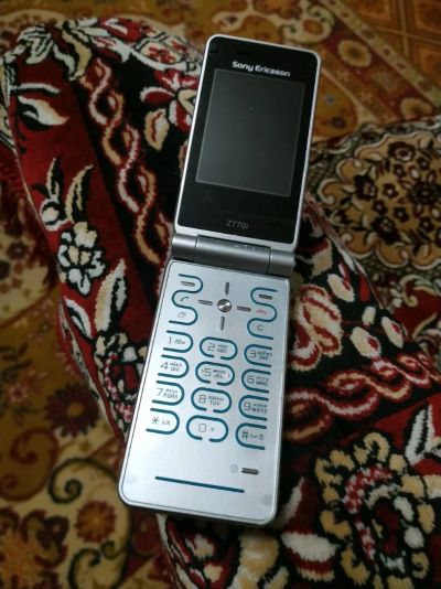 Лот: 14382728. Фото: 1. Sony Ericsson раскладушка. Кнопочные мобильные телефоны