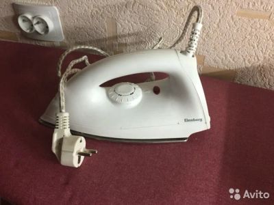 Лот: 7480174. Фото: 1. Маленький утюг Elenberg si-3001. Утюги, парогенераторы, отпариватели