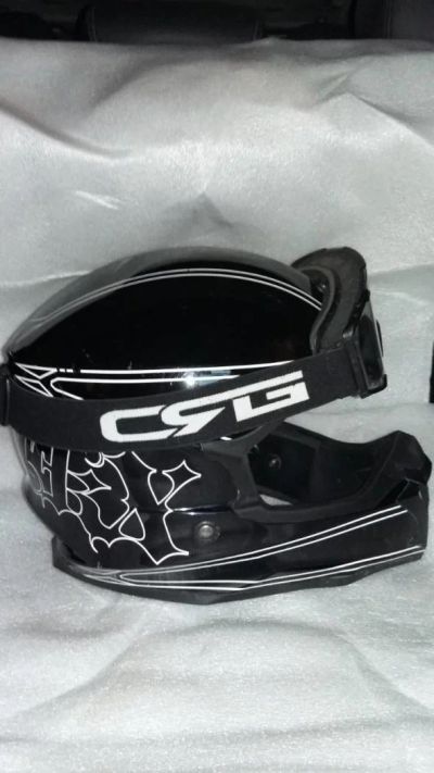 Лот: 11432129. Фото: 1. шлем для мотокросса с очками. Аксессуары