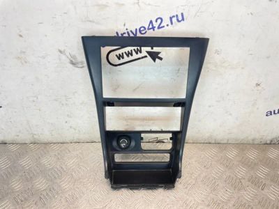 Лот: 25410604. Фото: 1. рамка магнитолы Nissan Almera... Двигатель и элементы двигателя
