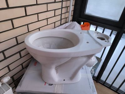 Лот: 21638140. Фото: 1. Унитаз от застройщика без бачка. Унитазы, биде