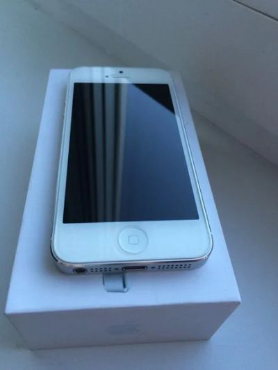 Лот: 6586405. Фото: 1. Apple iPhone 5. 32 GB. Идеальное... Смартфоны
