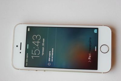 Лот: 7600999. Фото: 1. iPhone 5s 16Gb золотой. Смартфоны