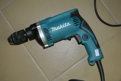 Лот: 15059474. Фото: 1. Дрель Makita НР1631 (Т3130). Электроинструмент