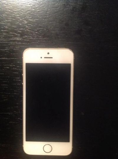 Лот: 7632675. Фото: 1. iPhone 5s 16gb gold. Смартфоны