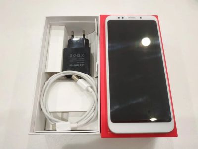 Лот: 13985085. Фото: 1. Xiaomi Redmi 5 Plus 32Gb Gold... Смартфоны