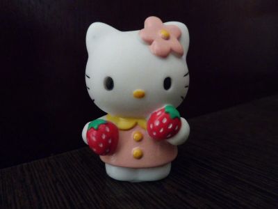 Лот: 11334886. Фото: 1. Hello Kitty (хелло китти) с клубничками. Игрушки