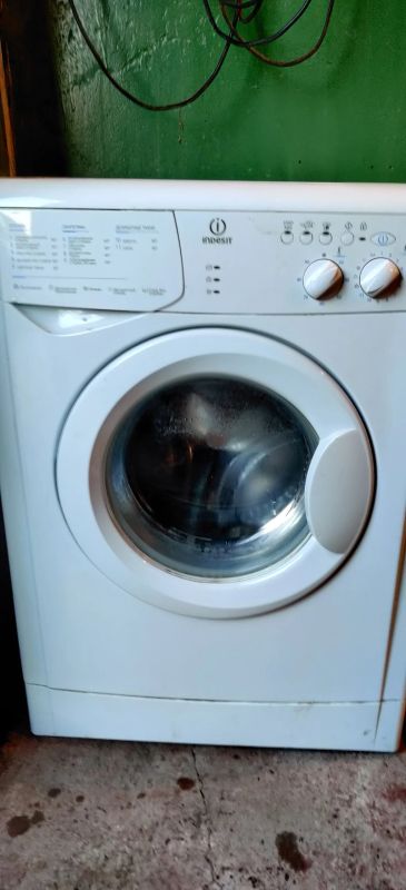 Лот: 18261461. Фото: 1. Стиральная машина indesit wiun... Стиральные машины