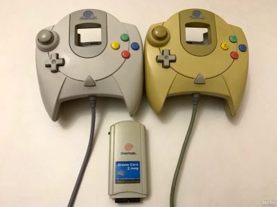 Лот: 17561423. Фото: 1. Sega Dreamcast Два контроллера... Комплектующие