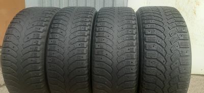 Лот: 16606843. Фото: 1. 215/60R16 95T Bridgestone Spike-01. Шины