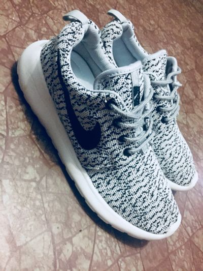 Лот: 12007460. Фото: 1. Кроссовки Nike. Кеды, кроссовки, слипоны