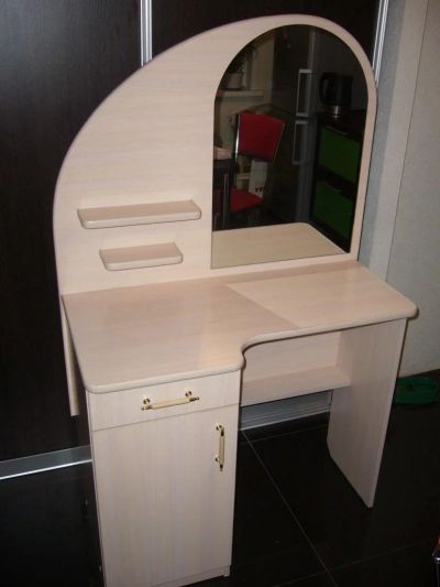 Лот: 4001584. Фото: 1. Туалетный столик косметический. Другое (мебель)