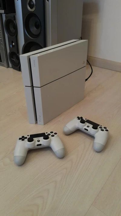 Лот: 5393369. Фото: 1. Sony Playstation 4. Игровые приставки, консоли