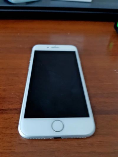 Лот: 11117074. Фото: 1. Iphone 7 32gb на гарантии +приятные... Смартфоны
