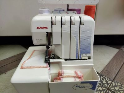 Лот: 18062309. Фото: 1. Оверлок Janome. Швейная, вязальная