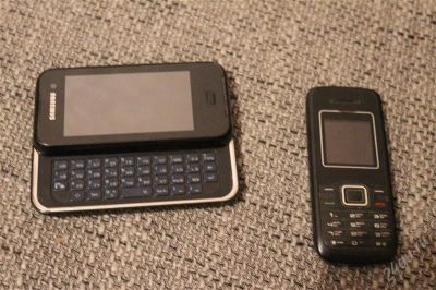 Лот: 2728531. Фото: 1. 2 тел Samsung SGH-F700 и билайн. Смартфоны