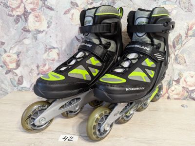 Лот: 25111136. Фото: 1. Раз: 42/27 - Rollerblade Macroblade... Роликовые коньки, скейтборды, самокаты