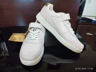 Лот: 24257252. Фото: 1. Кроссовки женские Ascot. Кеды, кроссовки, слипоны