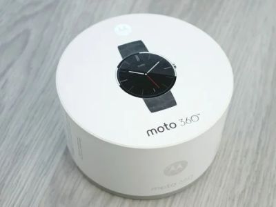 Лот: 6891992. Фото: 1. Motorola Moto 360 (leather) Black... Смарт-часы, фитнес-браслеты, аксессуары