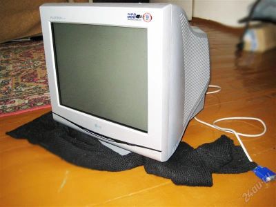 Лот: 2384350. Фото: 1. Монитор FLATRON f700p 17 дюймов. ЭЛТ-мониторы