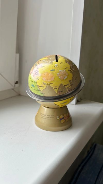 Лот: 23284100. Фото: 1. Глобус-копилка. Копилки