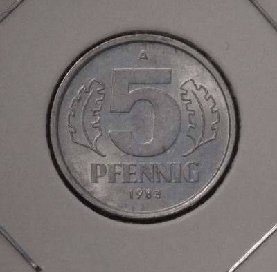 Лот: 4000781. Фото: 1. 5 пфеннигов 1983 г. ГДР (а929). Европа