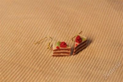 Лот: 263302. Фото: 1. Серьги "Кофейный тортик с красными... Серьги, каффы