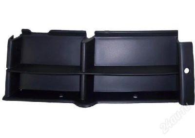 Лот: 3707903. Фото: 1. Решетка в бампер лев. bmw e39... Кузов