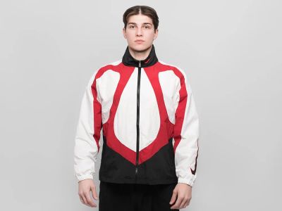 Лот: 25066642. Фото: 1. Ветровка Nike. Верхняя одежда