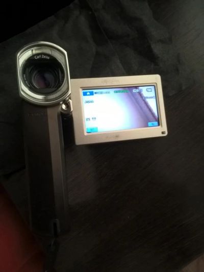 Лот: 9165060. Фото: 1. Компактная видеокамера Sony HDR-TG1. Видеокамеры