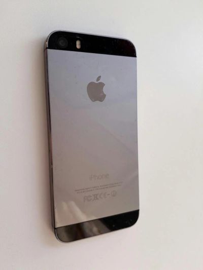 Лот: 9380363. Фото: 1. iPhone 5s 16 gb. Смартфоны