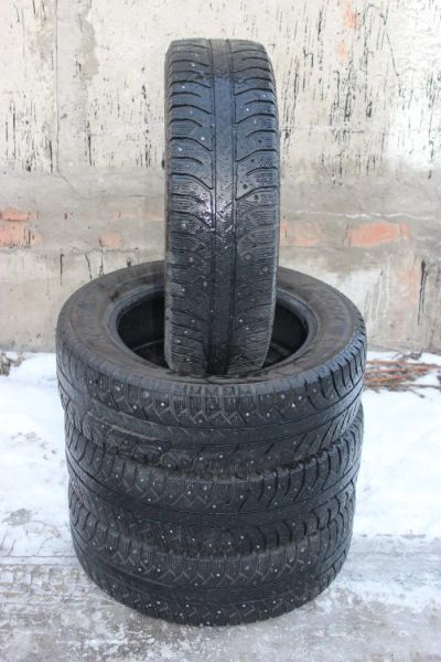 Лот: 8514284. Фото: 1. Шины зимние Bridgestone 185 65... Шины