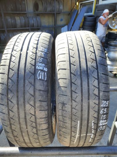 Лот: 23518329. Фото: 1. 2шт 205-65-15 Bridgestone B650AQ. Шины