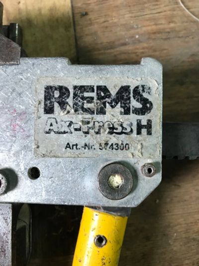 Лот: 25430903. Фото: 1. Ручной аксиальный пресс Rems. Ручной инструмент