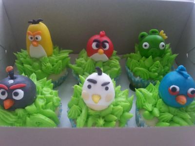 Лот: 5392863. Фото: 1. Капкейки "Angry Birds. Другое (кондитерские изделия, конфеты)