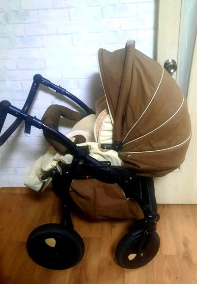 Лот: 22023971. Фото: 1. Коляска Zippy 2 в 1. Коляски