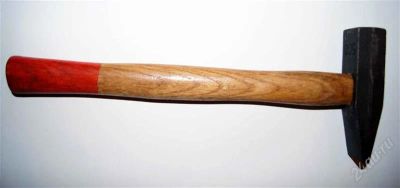 Лот: 2208773. Фото: 1. молоток с деревянной ручкой 500g. Ручной инструмент