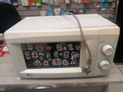 Лот: 24294768. Фото: 1. Микроволновка LG MS-1724U. Микроволновки, мини-печи
