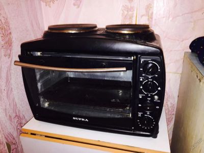 Лот: 5831225. Фото: 1. Электрическая мини плита с духовкой... Плиты, духовые шкафы, варочные поверхности