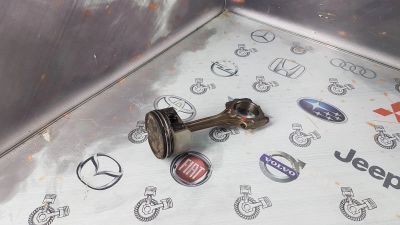 Лот: 23586286. Фото: 1. Поршень с шатуном Toyota Corolla... Двигатель и элементы двигателя