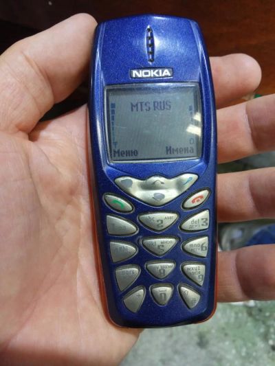 Лот: 10237098. Фото: 1. Nokia 3510i (цветной аналог 3310... Кнопочные мобильные телефоны