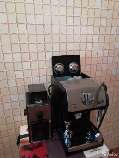 Лот: 16673673. Фото: 1. Кофеварка DeLonghi ECP33.21+кофемолка... Чайники, кофемашины, кулеры