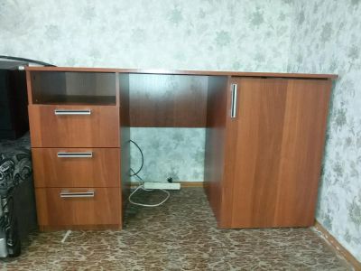 Лот: 4894866. Фото: 1. Стол письменный, компьютерный. Компьютерные и письменные столы