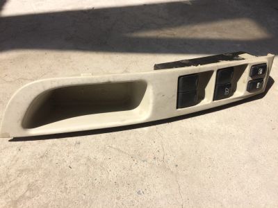 Лот: 11646596. Фото: 1. Блок управления дверьми Nissan... Электрооборудование