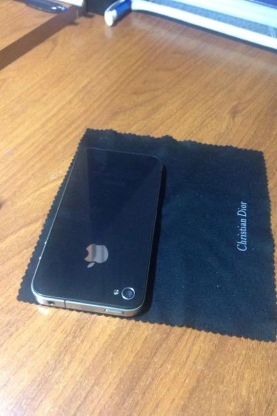 Лот: 5035035. Фото: 1. iphone 4 идеальное состояние Cрочно... Смартфоны