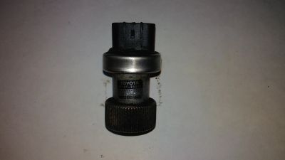 Лот: 11481355. Фото: 1. датчик скорости toyota 83181-20040. Электрооборудование